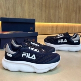 PRA TU PISAR NAS NUVENS Tênis Maxxi Lite Fila DE 457 | POR 185,99 no Pix Aplique…