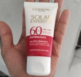PROTEGE DO SOL E DAS RUGA L’Oréal Paris Solar Expertise Antirrugas FPS60 com Ati…