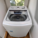 CABE A ROUPA DA FAMILIA TODA Máquina de Lavar Electrolux 15kg Essential Care Jet…