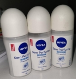 BOM PARA PELES SENSÍVEISNIVEA Desodorante Antitranspirante Roll On Sem Perfume 5…