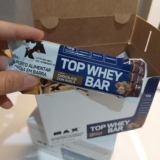 PRA TE AJUDAR NAS METAS Max Titanium Top Whey Bar 12 Unidades Chocolate com Avel…