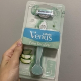 PRA QUEM TEM PELE SENSÍVEL Gillette Venus Aparelho de Depilar Recarregável com A…