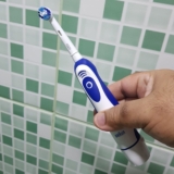 PRA QUEM NÃO VIVE SEM E PRA QUEM QUER TESTAR Escova de Dentes Elétrica Oral-B Po…
