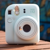 PARA QUEM É ANALÓGICO Câmera Instantânea Fujifilm Instax Mini 12 Verde DE 499 | …