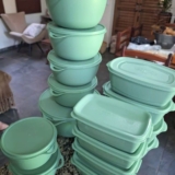 DÁ PARA DISTRIBUIR OS PEDAÇOS DE BOLO Kit 15 Potes Herméticos de Plástico com Ta…