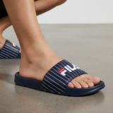 CALÇADO DO HOME OFFICE Chinelo Slide Drifter Basic Fila DE 159 | POR 108,79 no P…