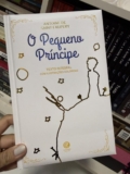 CLÁSSICO DOS CLÁSSICOS O Pequeno Príncipe – Edição de Luxo Almofadada DE 25 | PO…