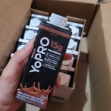 PACOTE PARA O SHAPE YoPRO Bebida Láctea UHT Chocolate 250 mL (12 unidades) DE 79…