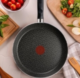 NÃO GRUDE SEUS OVOS Frigideira Rochedo Facilita 24cm POR 39 https://amzn.to/3Z6Q…