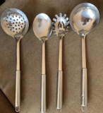 SEJA SEU MASTERCHEF  Kit 4 Utensílios Inox para Cozinhar DE 50 | POR 30 https://…