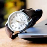 SUPER ELEGANTE Relógio Casio Collection Couro DE 349 | POR 176,77 CUPOM: OFERTAM…