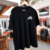 PRA TU SAIR TRAJADOCamiseta Nike SB DE 149 | POR 72,67 no Pix CUPOM: NAMODA15 Lo…