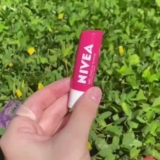 PRA HIDRATAR AS BEIÇA NIVEA Hidratante Labial Melancia Shine 4,8g POR 13 Selecio…