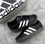 ESSE É TÃO LINDO Tênis Vl Court Base Adidas DE 349,99 | POR 192 no Pix CUPOM: MO…