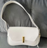 AFF QUE LINDA Bolsa Feminina Baguete POR 34 https://s.shopee.com.br/5L32O7wbbX…