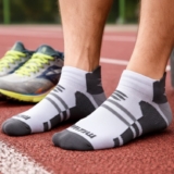 SÓ PERDER PRAS MEIAS DE BICHINHO DA RENNER Muvin Meia de Compressão Cano Curto A…