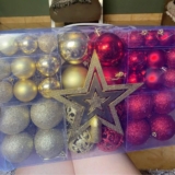 JÁ ESTAMOS EM NOVEMBRO Kit Maleta Com 500 Bolas De Natal Decoradas Brilho Glitte…