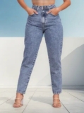 PEÇA CHAVE Calça Mom Jeans Feminina Cintura Alta Marmorizada DE 99 | POR 65https…