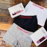 GAIOLA PREMIUMKit 3 Cuecas Low Rise Trunk Sem Costura Calvin Klein POR 134 Ativa…