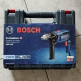 SENTE O IMPACTO Bosch Furadeira de Impacto GSB 13 RE-M – 750W 220V, em maleta DE…