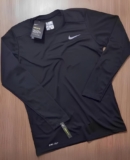 PRA QUEM GOSTA DE TREINAR! Camiseta Nike Dri-fit Legend DE 179,99 | POR 74,99  C…