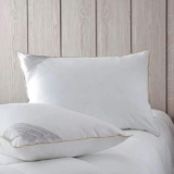 PARECE A MARCA DE CERVEJA MAS NÃO É Travesseiro 50x70cm Buddemeyer Cotton Essent…