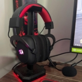 SEM FIO PRA TU NÃO SAIR PUXANDO TUDO Headset Gamer Redragon Zeus Pro Sem Fio 7.1…